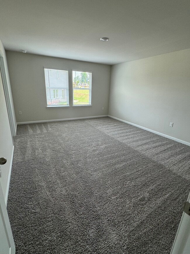 Building Photo - 15 Warwick Ct