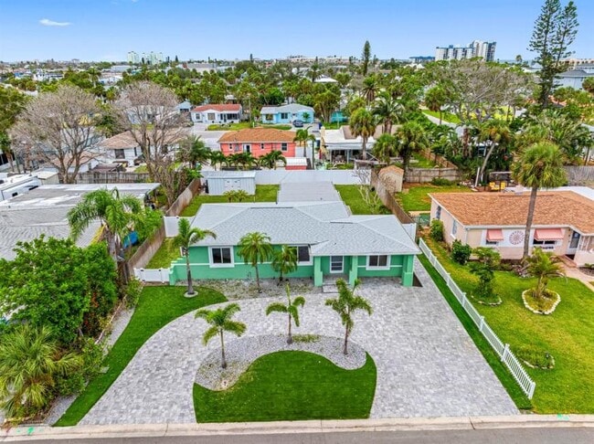 Building Photo - 3.0 bedroom in St.Pete Beach Florida 33706