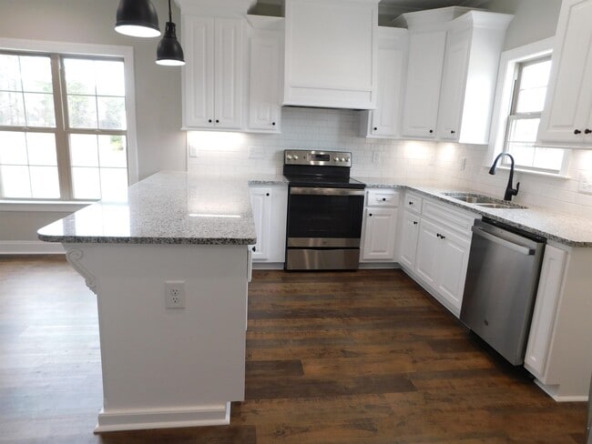 Building Photo - 434 Lancaster Rd