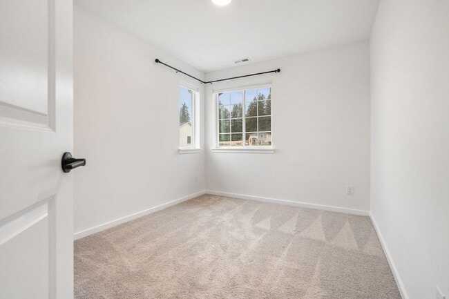 Building Photo - 10002 Kings Landing Ave NW