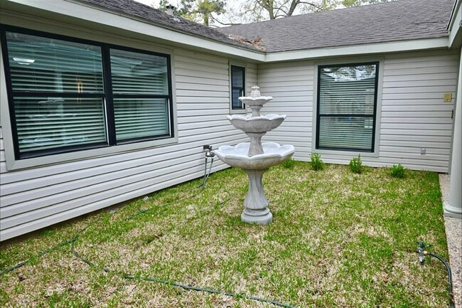 Building Photo - 202 Pine Branch Dr