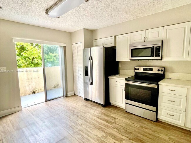 Building Photo - 8250 SW 149th Ct