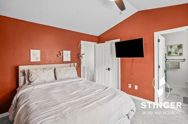 Building Photo - 536 Candida Dr