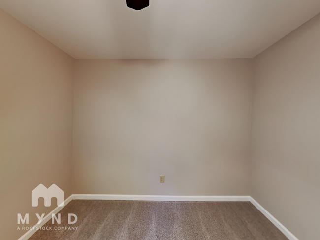 Building Photo - 4020 Hudson Dr