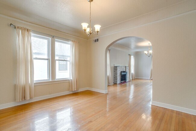 Building Photo - 3256 Greene Ave