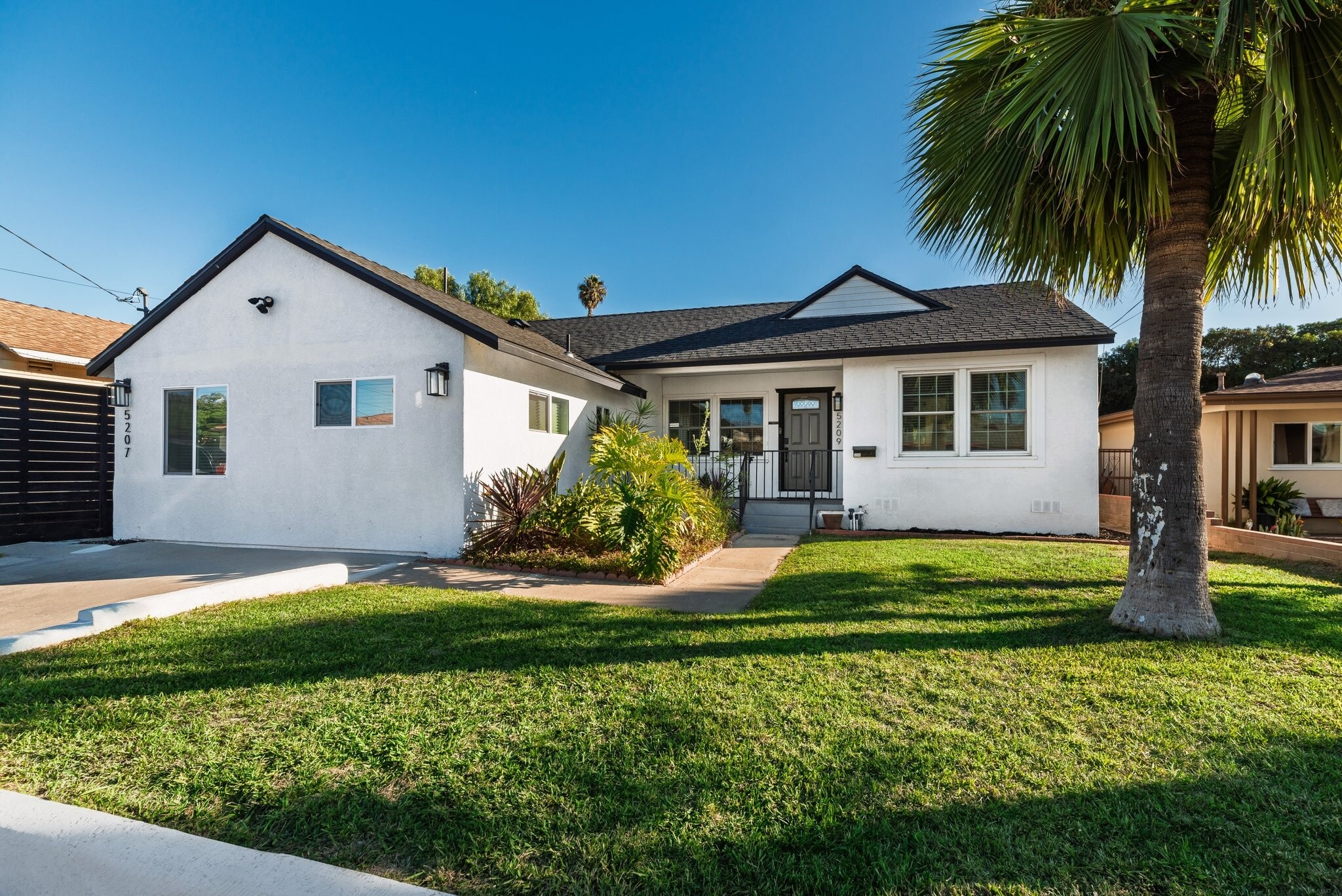 Building Photo - 5209 Solola Ave