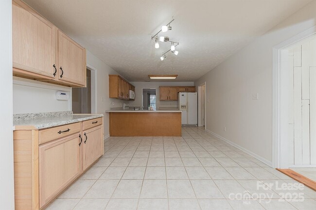 Building Photo - 110 Mendover Dr