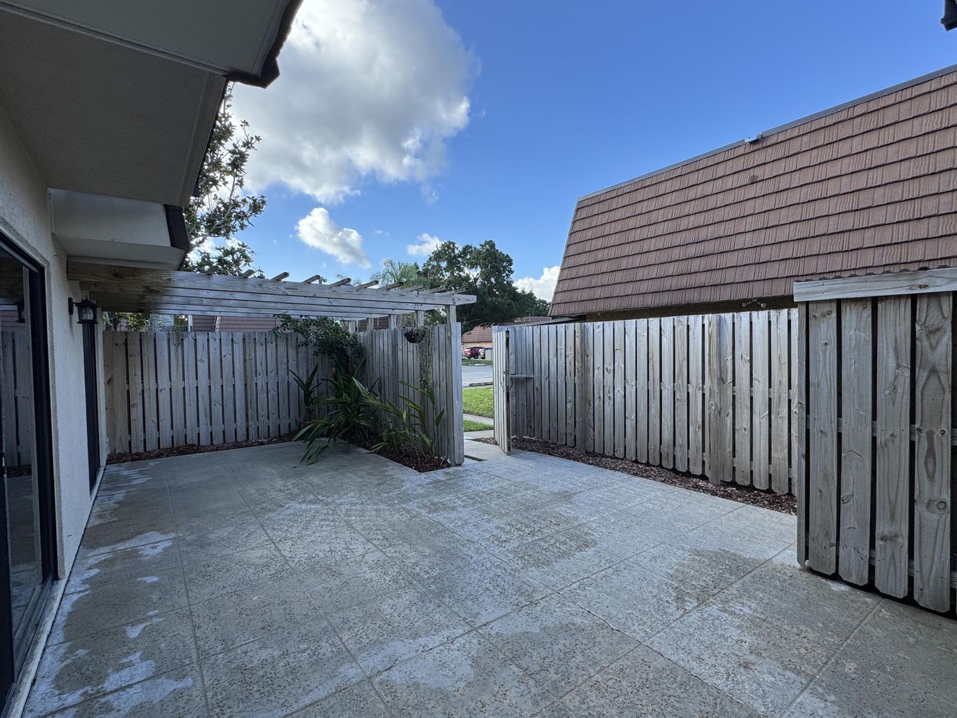 Building Photo - 1620 16th Ln
