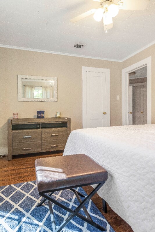 Building Photo - 108 Sharon St