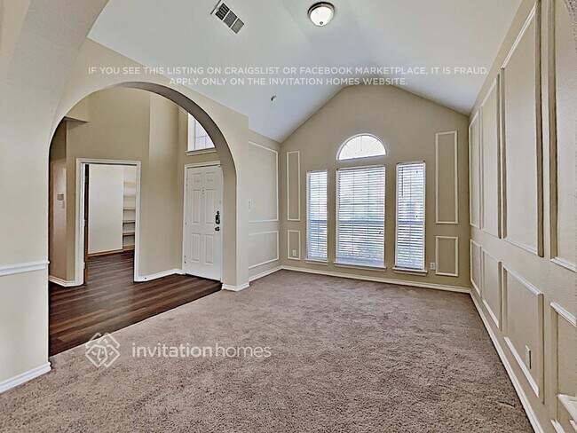 Building Photo - 1656 Churchill Ln