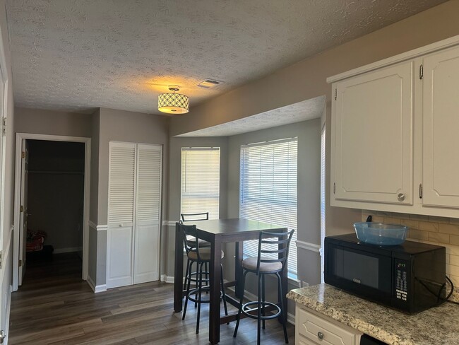 Building Photo - 3 Bedrooms 2 baths in McDonough