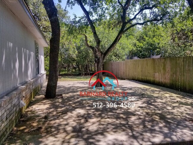 Building Photo - Newly Remodeled 3 Bedroom, 1.5 Bath