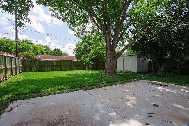 Building Photo - 4205 Ember Ln