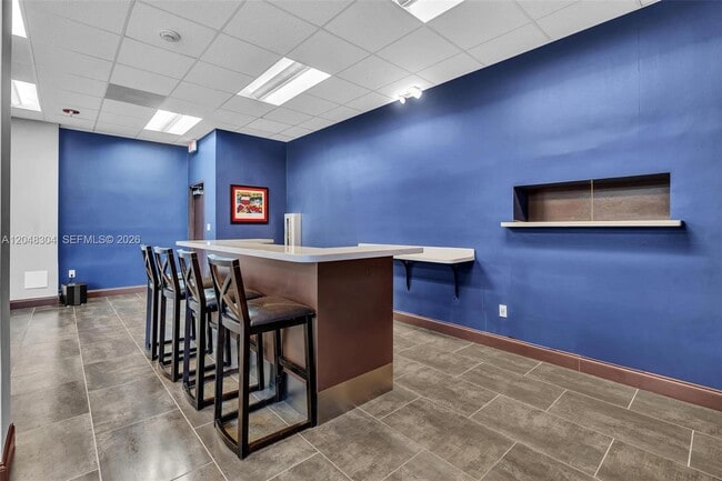 Building Photo - 3375 N Country Club Dr