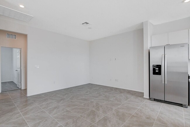 Building Photo - BRAND NEW TOWNHOME OFF 215 AND RUSSELL * N...