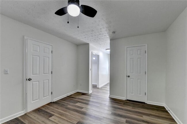 Building Photo - 1530 Plunketts Rd