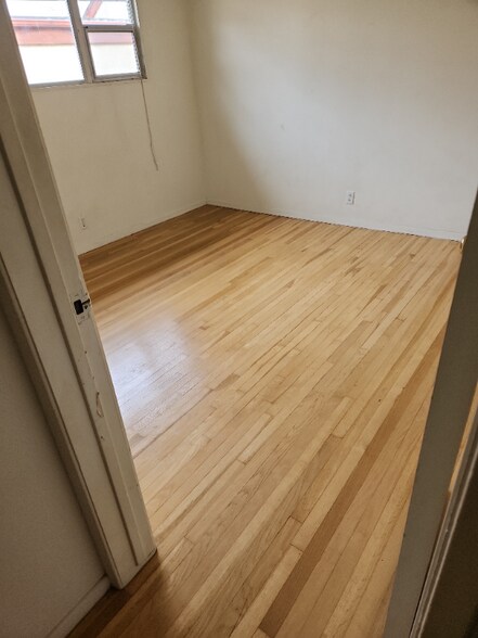 Building Photo - 7150 W 85th St