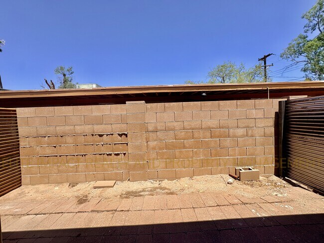 Building Photo - 2466 N Treat Ave