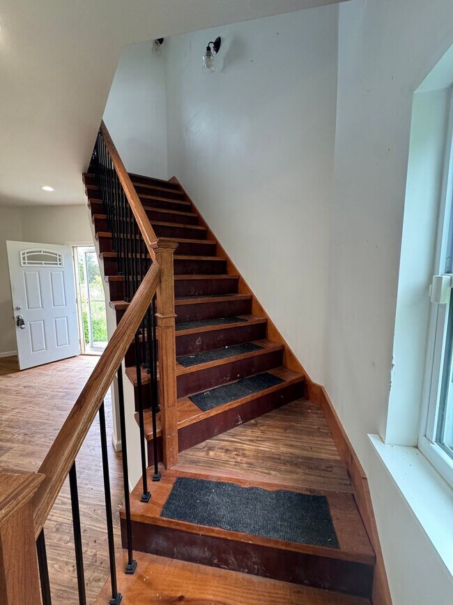 Building Photo - 2 Bed 1 Bath home in the country