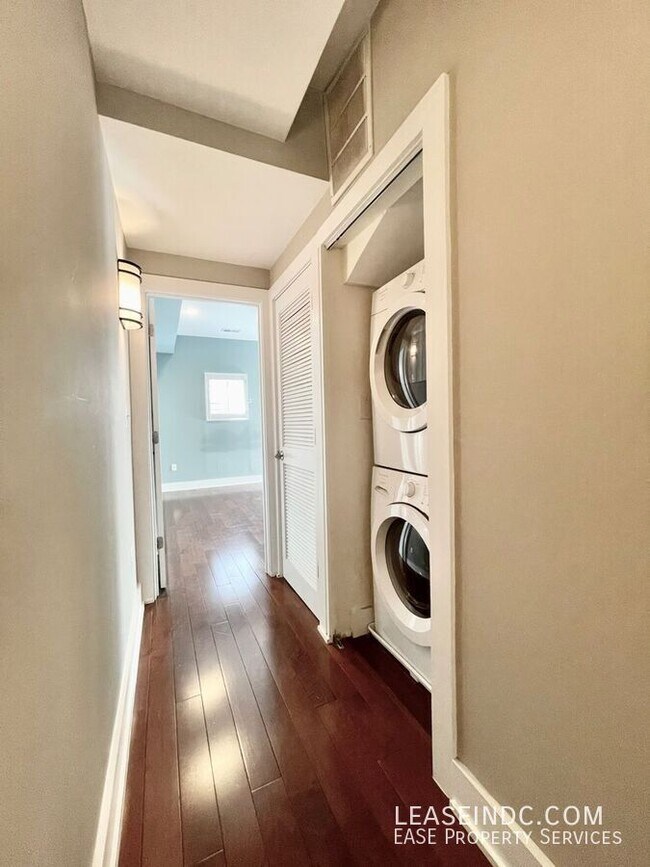 Building Photo - 1004 N Street NW-#1