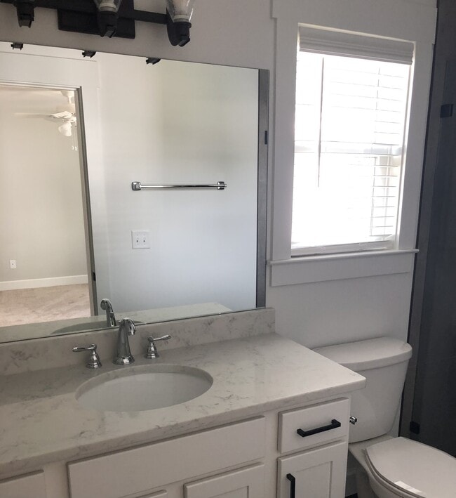 Building Photo - Contemporary 2BD 2.5 BA  3 Story Townhome with a View!