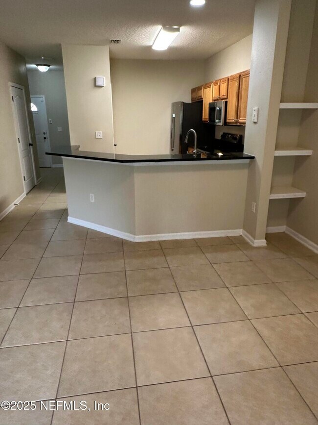 Building Photo - 3750 Silver Bluff Blvd