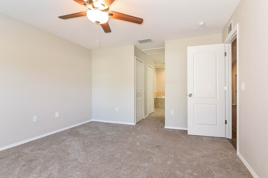 Building Photo - 8179 Woodvine Cir