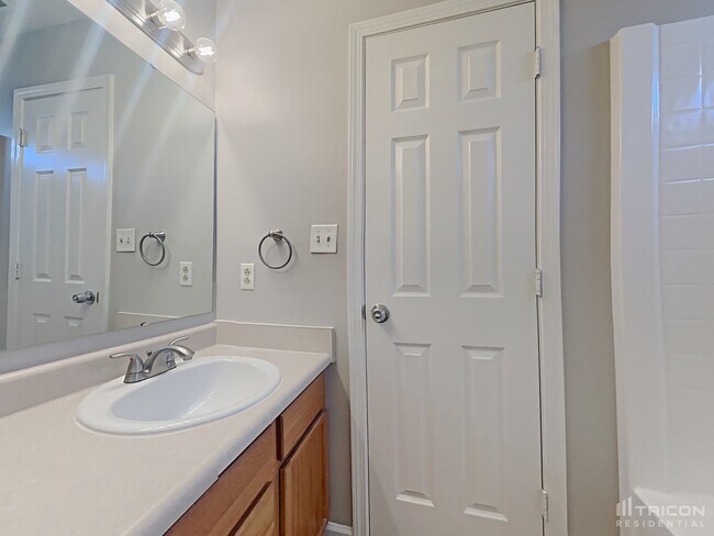 Building Photo - 774 Appaloosa Dr