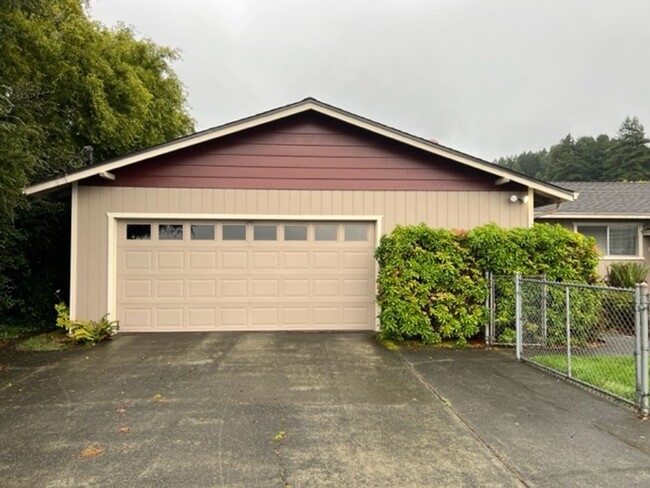 Building Photo - Great Bayside Home