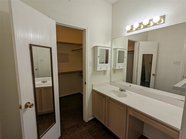 Building Photo - 6367 Stonewater Bend Trail