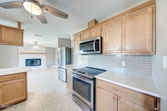 Building Photo - 7088 Hugh Dr
