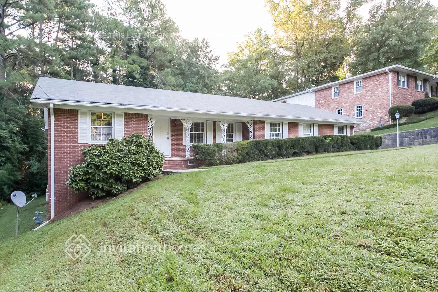 Building Photo - 1599 Knob Hill Dr NE