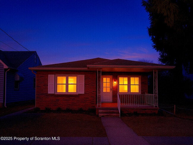 Primary Photo - 285 Lyndwood Ave
