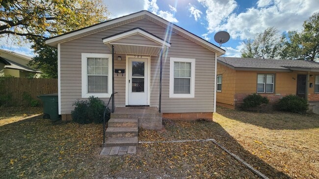 Primary Photo - Coming Soon - Cute 2 bedroom, 1 bathroom h...