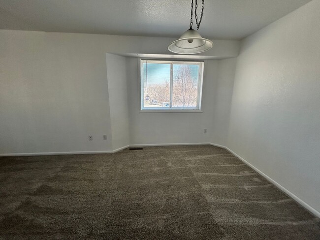 Building Photo - 2-Bedroom Condo Available in Boulder's Kin...