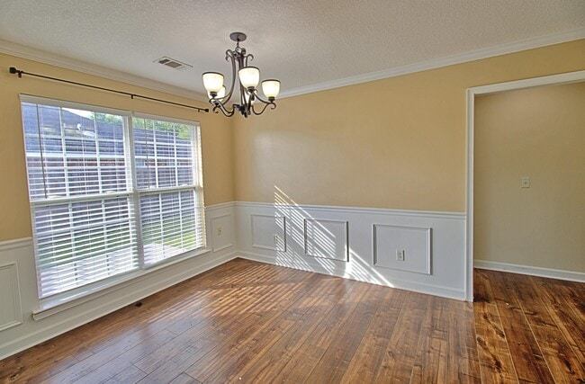 Building Photo - 119 Grandview Dr