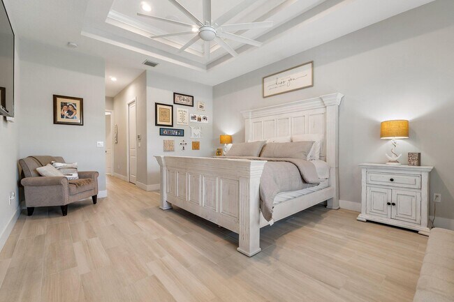 Building Photo - 12955 SW Kanner Hwy