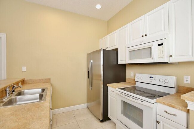 Building Photo - Charming 1/1 Spacious Condo Located in the Desirable Baldwin Park - Orlando!