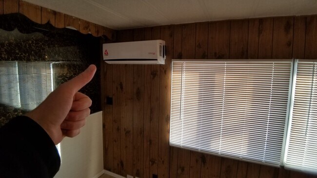 Building Photo - 3 Bed 2 Bath Fully Remodeled Mobile Home w...