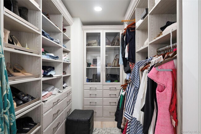 Building Photo - 850 S Lake Blvd