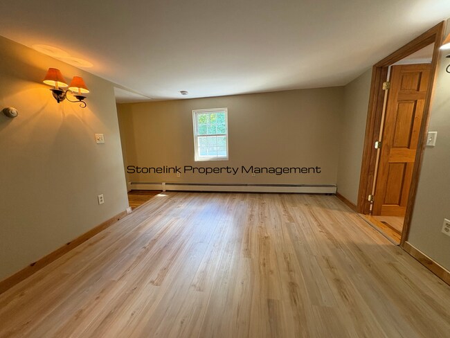 Building Photo - 27A-27B Laurel Lane