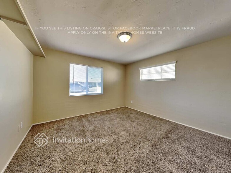 Building Photo - 1267 E 5th Ave