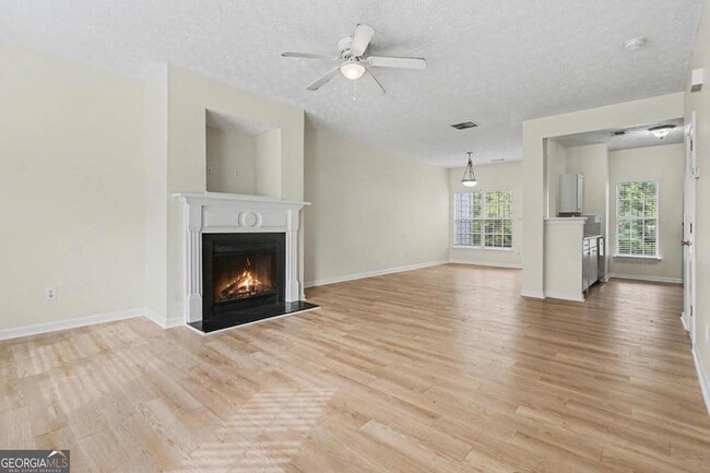 Building Photo - 2545 Walden Lake Dr