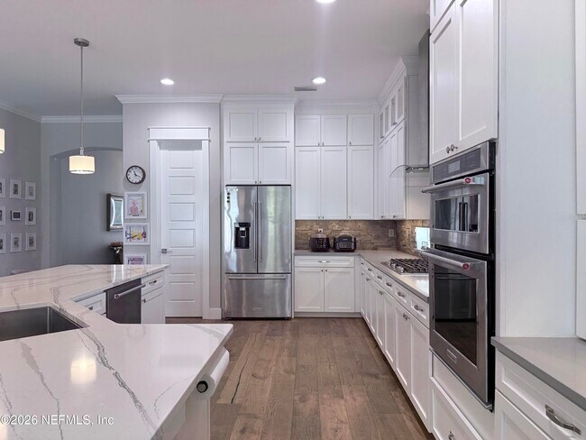 Building Photo - 161 Paradise Valley Dr