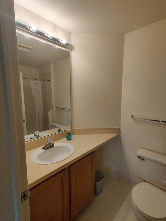 Building Photo - 1138 Fairways Blvd