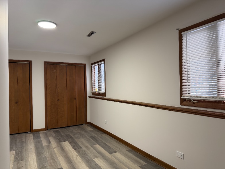 Building Photo - 7431 W 83rd Ln