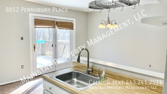 Building Photo - 8852 Pennsbury Pl