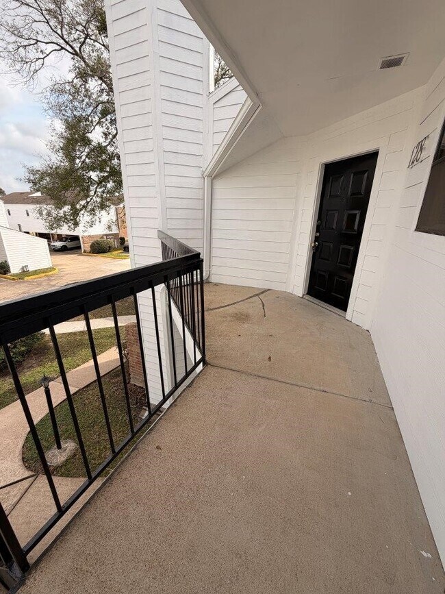 Building Photo - 7901 Cambridge St