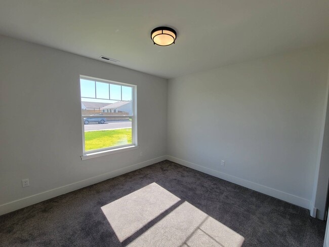 Building Photo - 4705 Corinth Dr