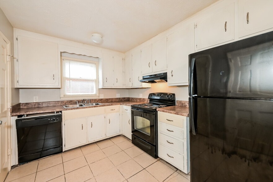 Building Photo - 5353 Ridgemere Ct